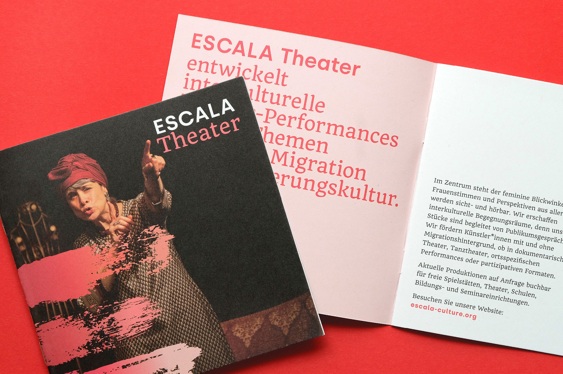 ESCALA Theater – Broschürencover und Projektbeschreibung