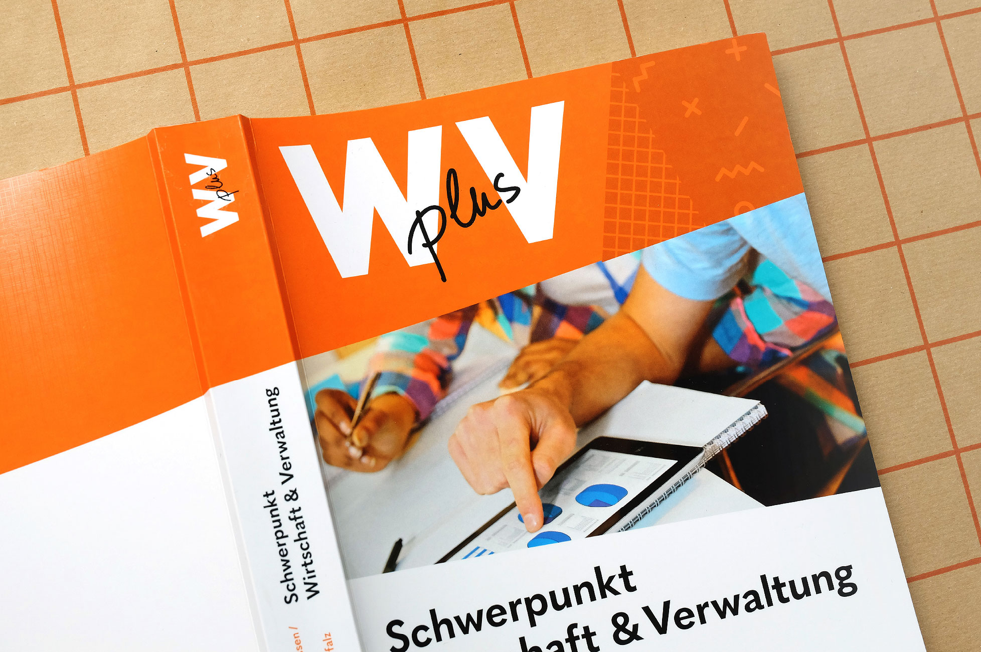 W plus V – Cover Schülerbuch mit Rücken